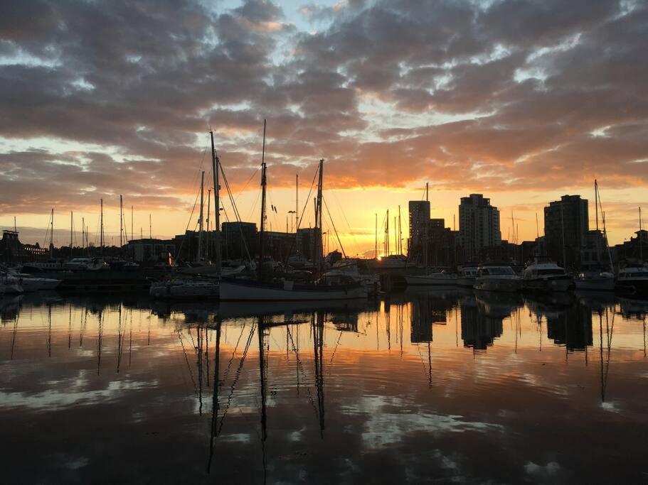 Luxury 1 Bed Ipswich Marina Apartment Free Parking Exterior photo